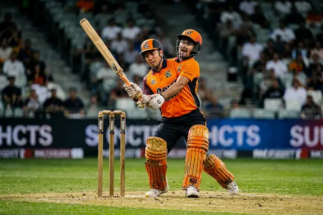 Taylor's second straight ton seals 3